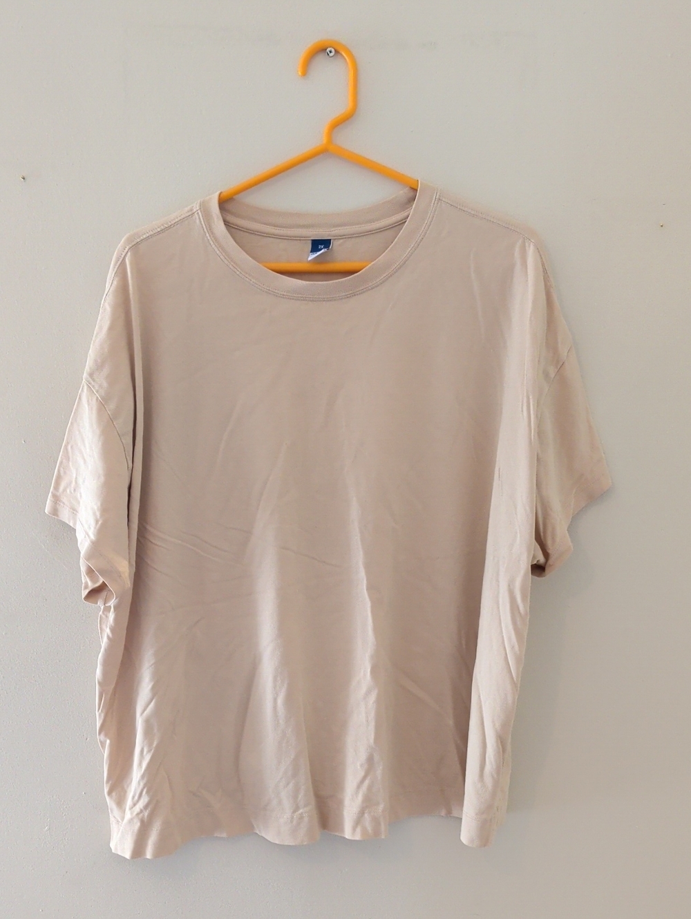 Old Navy Crew Neck Short Sleeve Tee in Beige